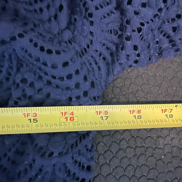 Lilly Pulitzer Scalloped‎ Shell Lace romper. Navy blue. Size medium - Picture 10 of 12